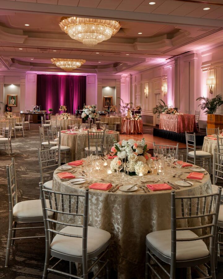 round white table with chairs set