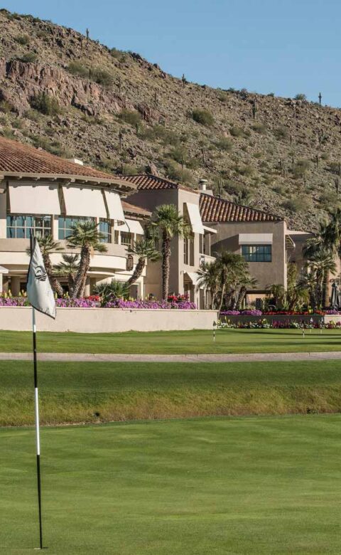 19th hole restaurant exterior next to golf course