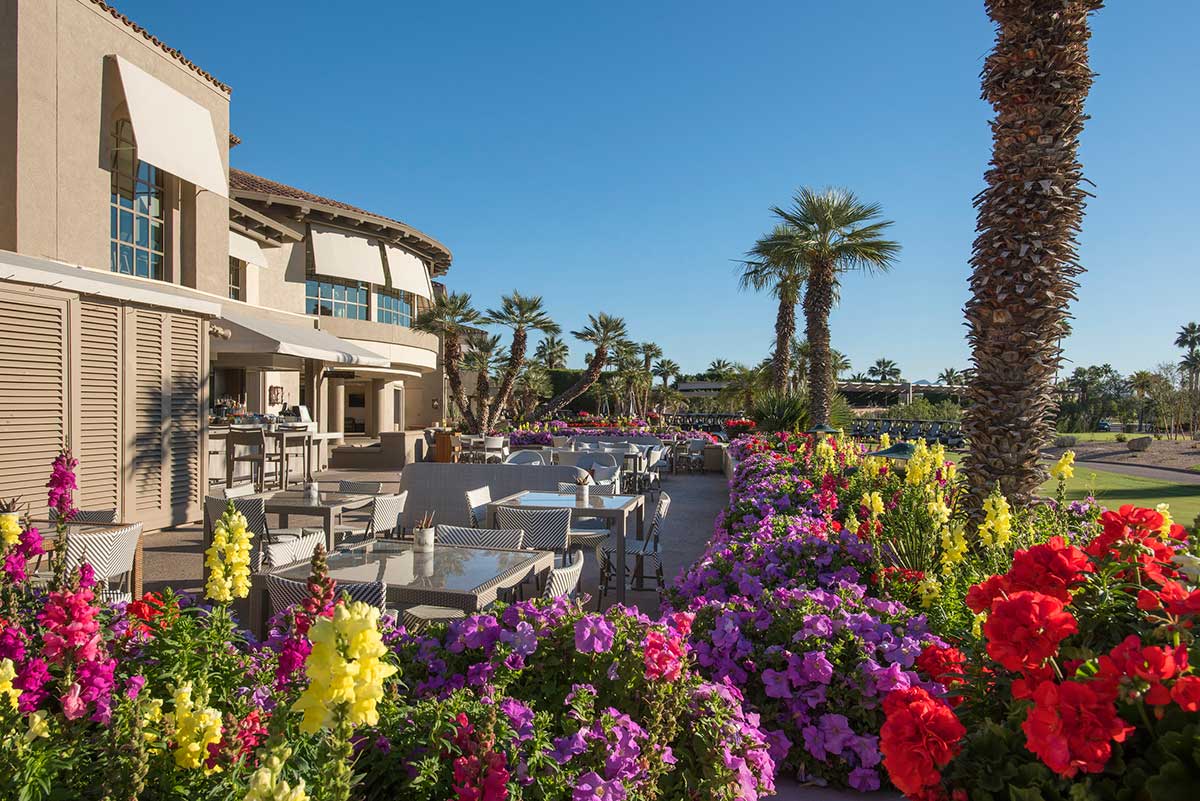 19th Hole restaurant patio